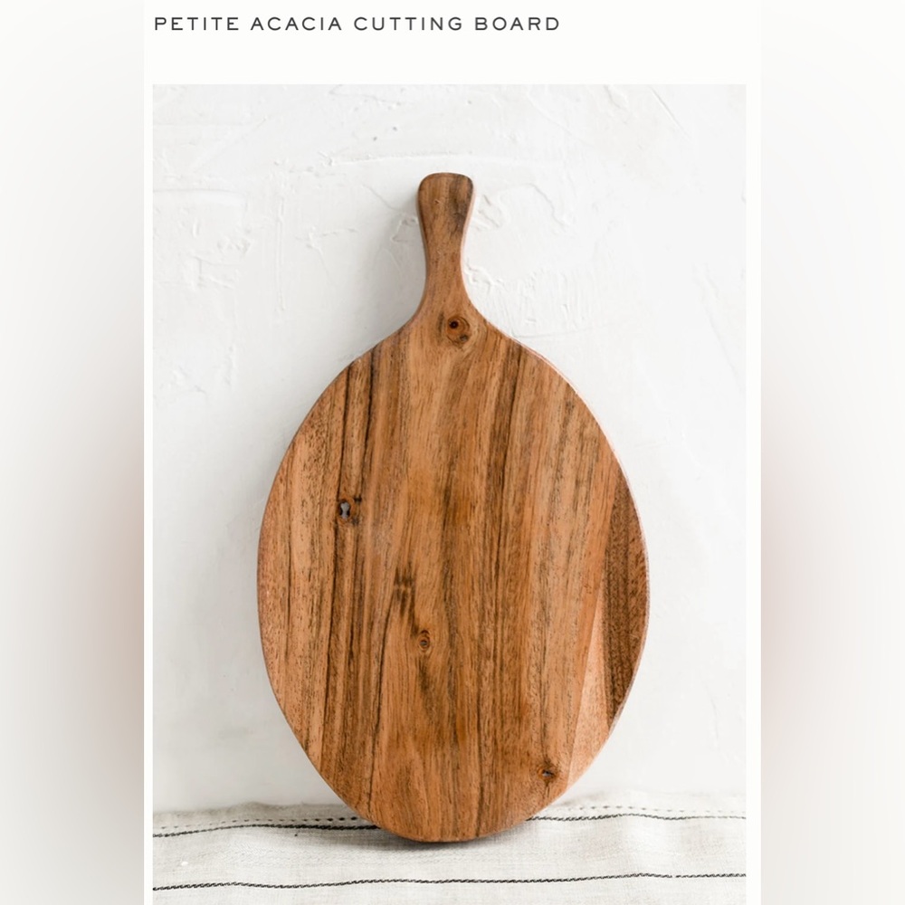 Petite Acacia Cutting Board Only used for Decor